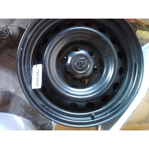Rim wheel toyota hilux - rim,