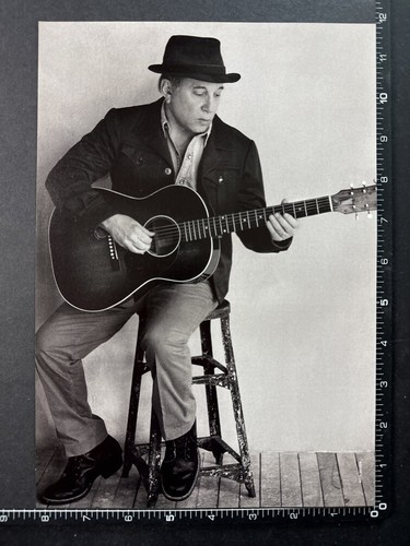 Paul simon guitar stool - paul,