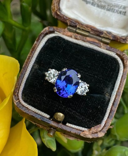 Oval cut tanzanite and diamond - oval,