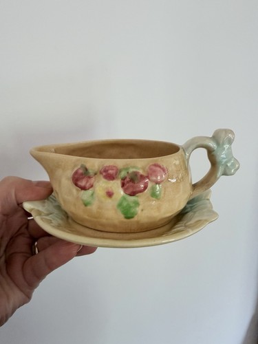 Sauce boat and - , saucer