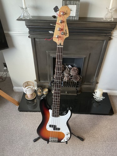 Squire affinity bass - squire,