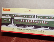 Hornby R4378 Coach Pack Southern Suburban 1938 TRIPLE COACH PACK