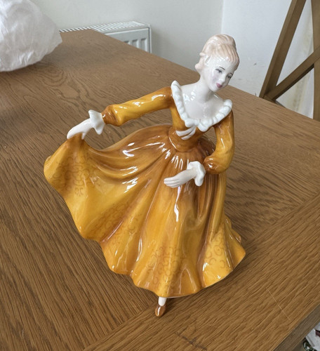 Royal doulton pretty ladies - royal,