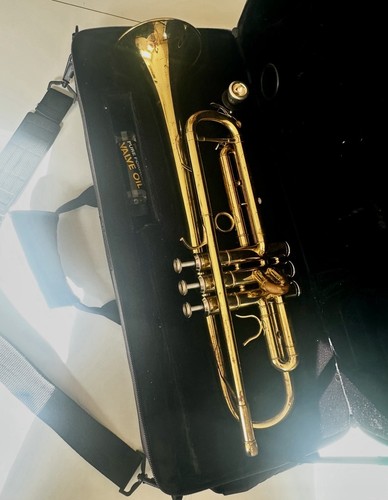 Unknown trumpet case w - unknown,