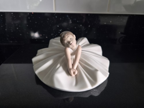Lladro nao porcelain - porcelain, figurine