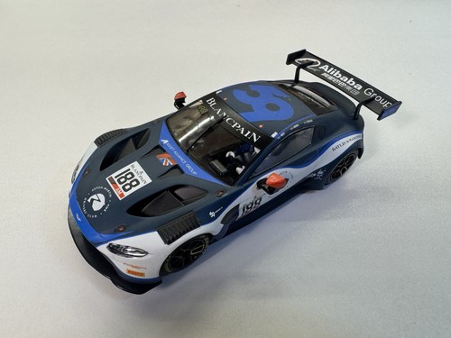 Scalextric aston martin - scalextric,