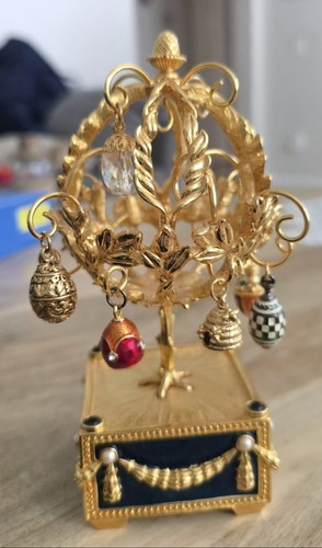 Joan rivers golden tree - golden,
