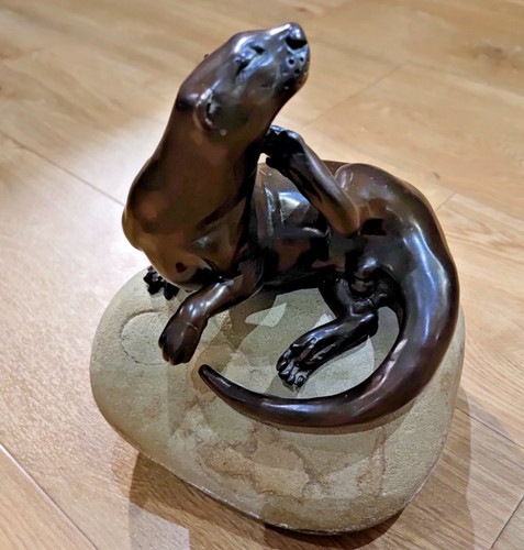 Otter rock bronze - on,