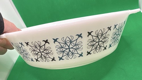 Vintage jaj pyrex casserole - pyrex,