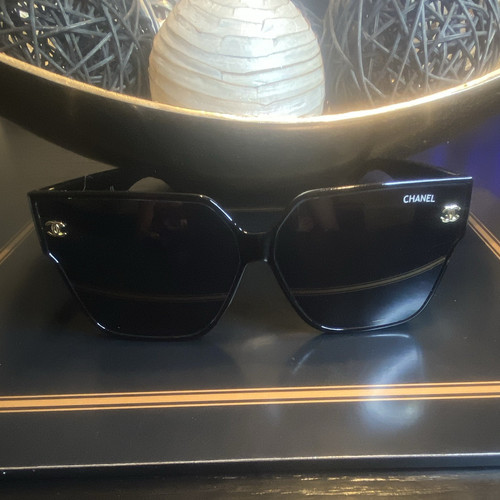 Chanel square black - chanel, plastic