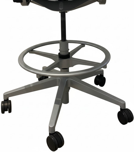 Footrest ring and gas cylinder