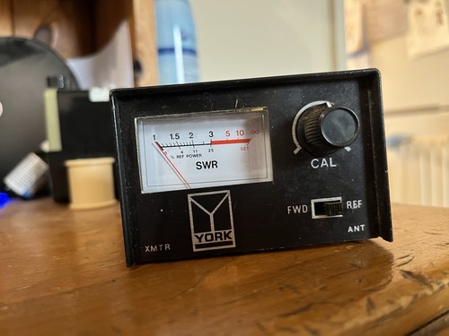 Radio small and handy - small,