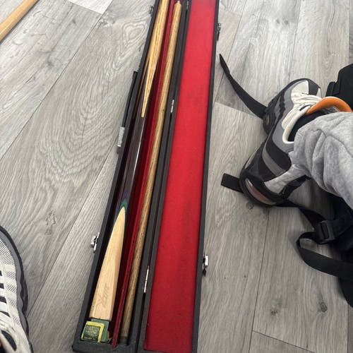 Elite snooker cue two - two, piece