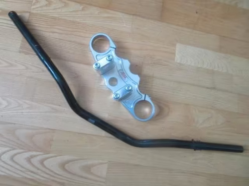 Superbike triple clamps