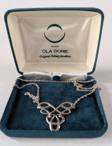 Beautiful vintage ola gorie - beautiful,