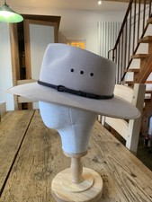 AKUERA Cattleman Style Pure Fur Felt Hat - Very Nice Condition