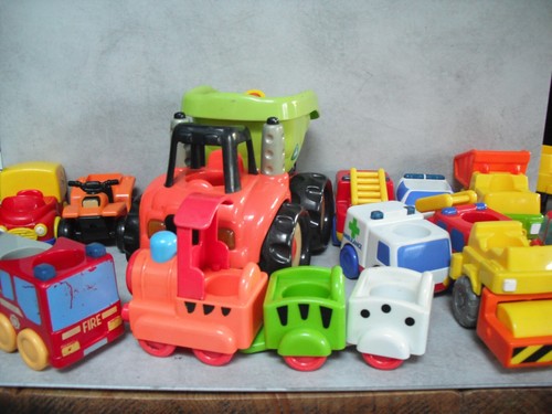 Happyland figures veihcles - happyland,