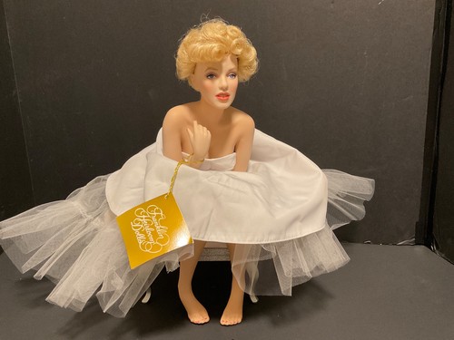 Franklin mint porcelain - mint,