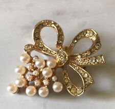 Goldtone Rhinestone Faux Pearl Bow Brooch Pin Costume Jewellery 2.5cm Vintage