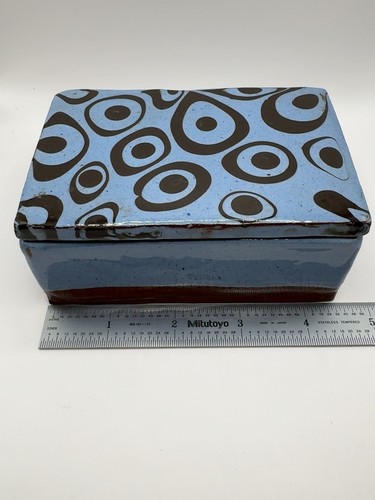 Vintage signed studio - km,