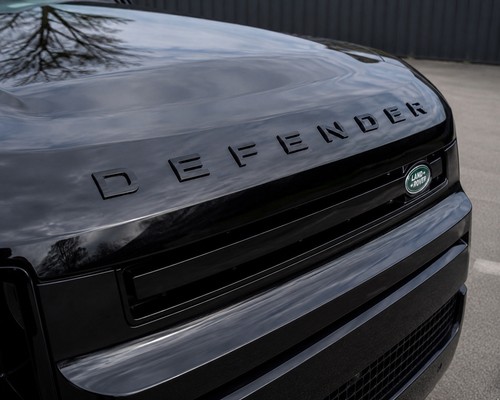 Gloss black defender - gloss, land