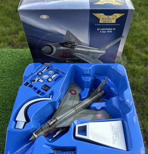 Corgi lightning xr718 - ee,