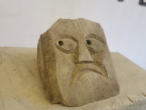 Real stone face small - face,