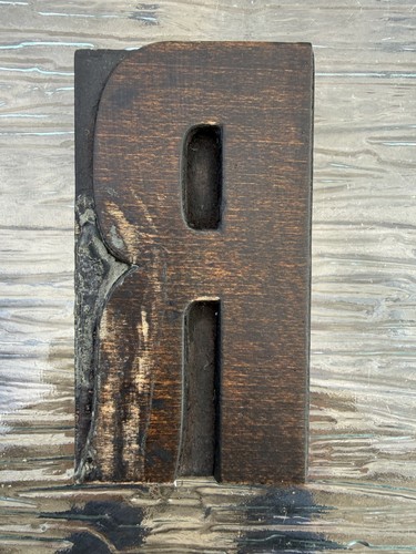 Letter vintage printers - r,