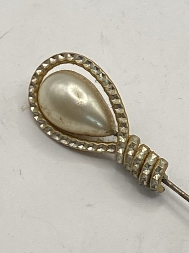 Pretty vintage hat pin - hat,