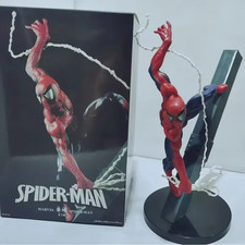 Spider-Man Boxed Statue