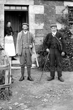 hyy-27 Gamekeeper With Shotgun & Plus-Fours Trousers, Unlocated. Photo
