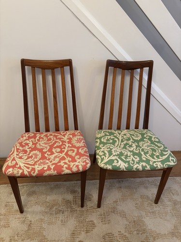 Two plan fresco chairs - g,