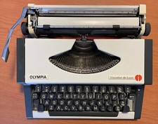 Vintage 1978 OLYMPIA Traveller