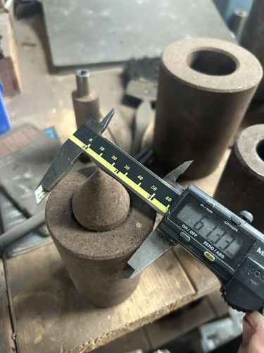 Lathe chuck centre adapter - centre,
