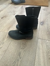 Ugg black Leather Boots With Fleece sole Lining. Size EU 40.
