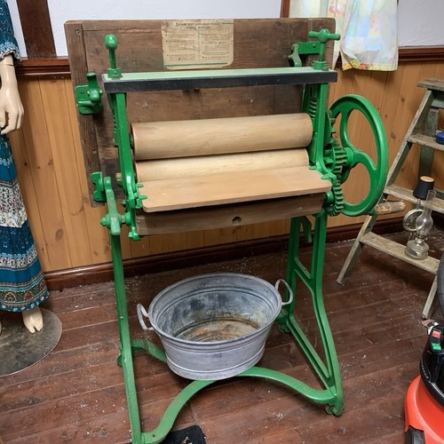Vintage cast iron mangle - cast,