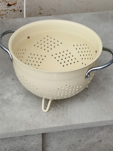 Vintage large cream - large, 8"
