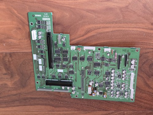 Yamaha motif es7 sub - dm, mint