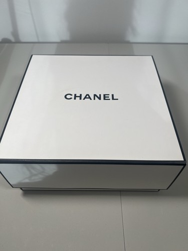 Chanel empty gift box with