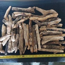 DRIFTWOOD PIECES. Arts &