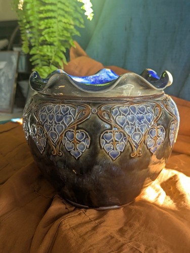 Art nouveau royal - nouveau, doulton
