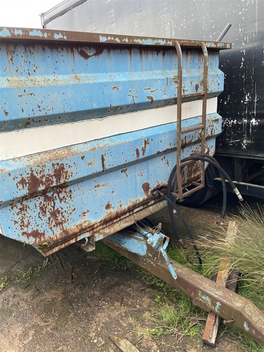 Monocoque hydraulic tipping