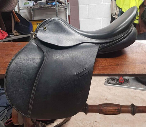 Black gfs 17inch saddle medium