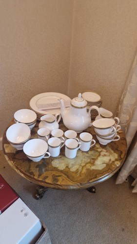 Royal doulton dinner service - dinner,
