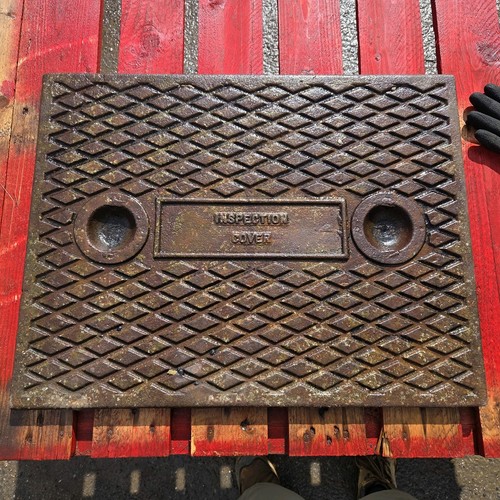 Cast iron manhole cover 660mm - iron,