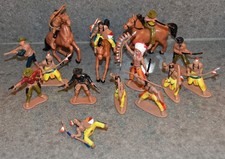 Unbranded Plastic Cowboys & Native Indians  toy soldiers x 14 plus 3 horses