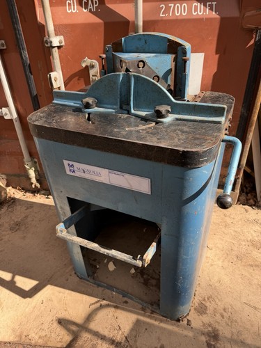 Magnolia guillotine mitre cut - mitre,