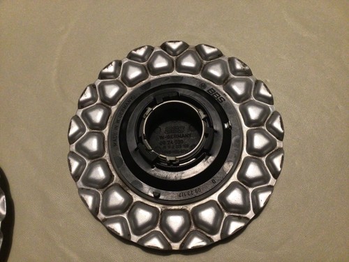 Bmwe30 silver centre wheel - silver,