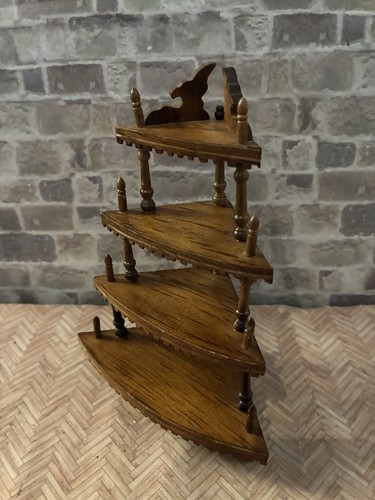 Dolls house scale - dolls,