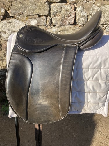 Falcon dressage saddle - saddle, 17.5